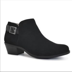 VIONIC Millie Black Suede Ankle Boots 6M